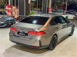 بی ئێم دەبڵیو سیریەس 5